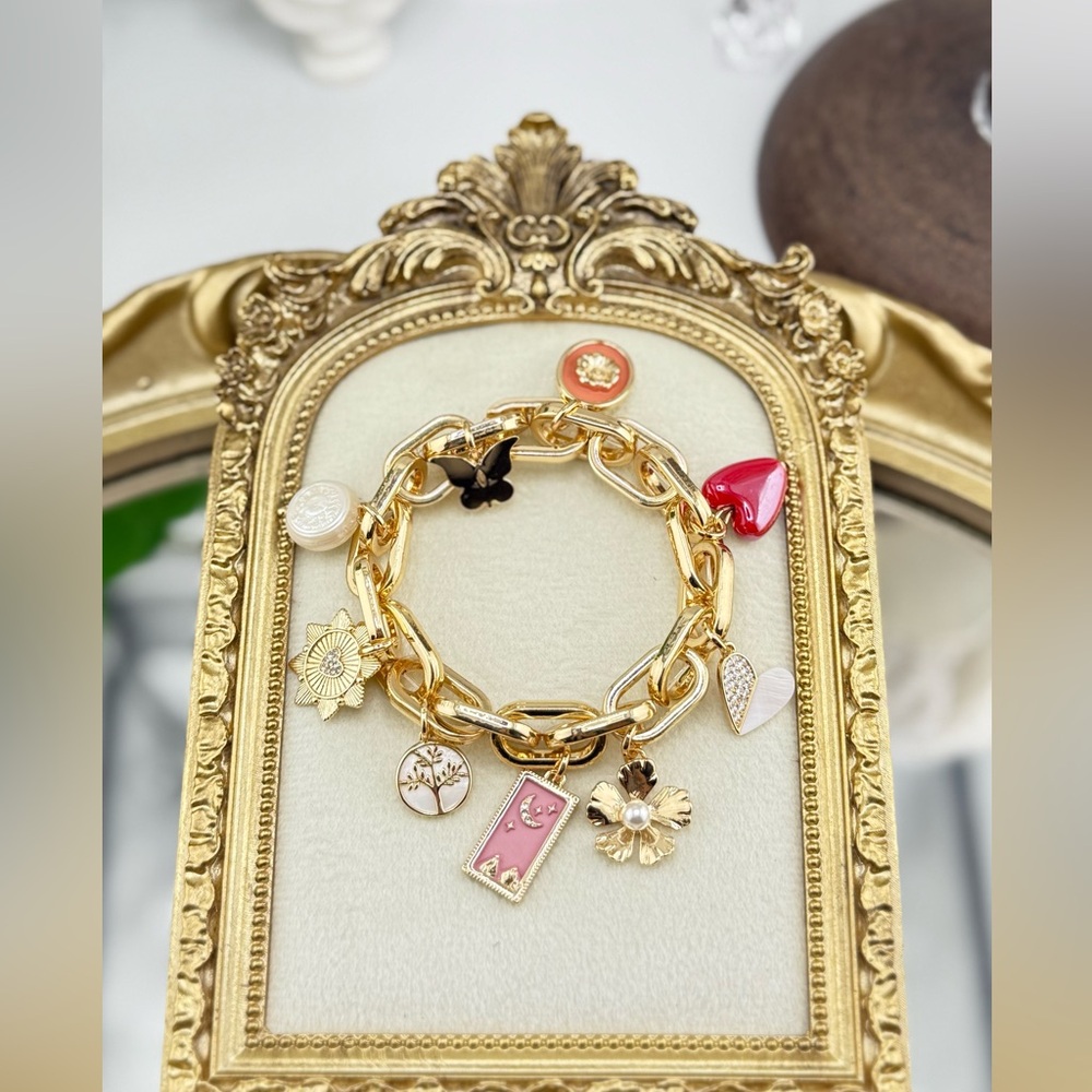 Anthro Gold Chunky Charm Bracelet – Adjustable Size
